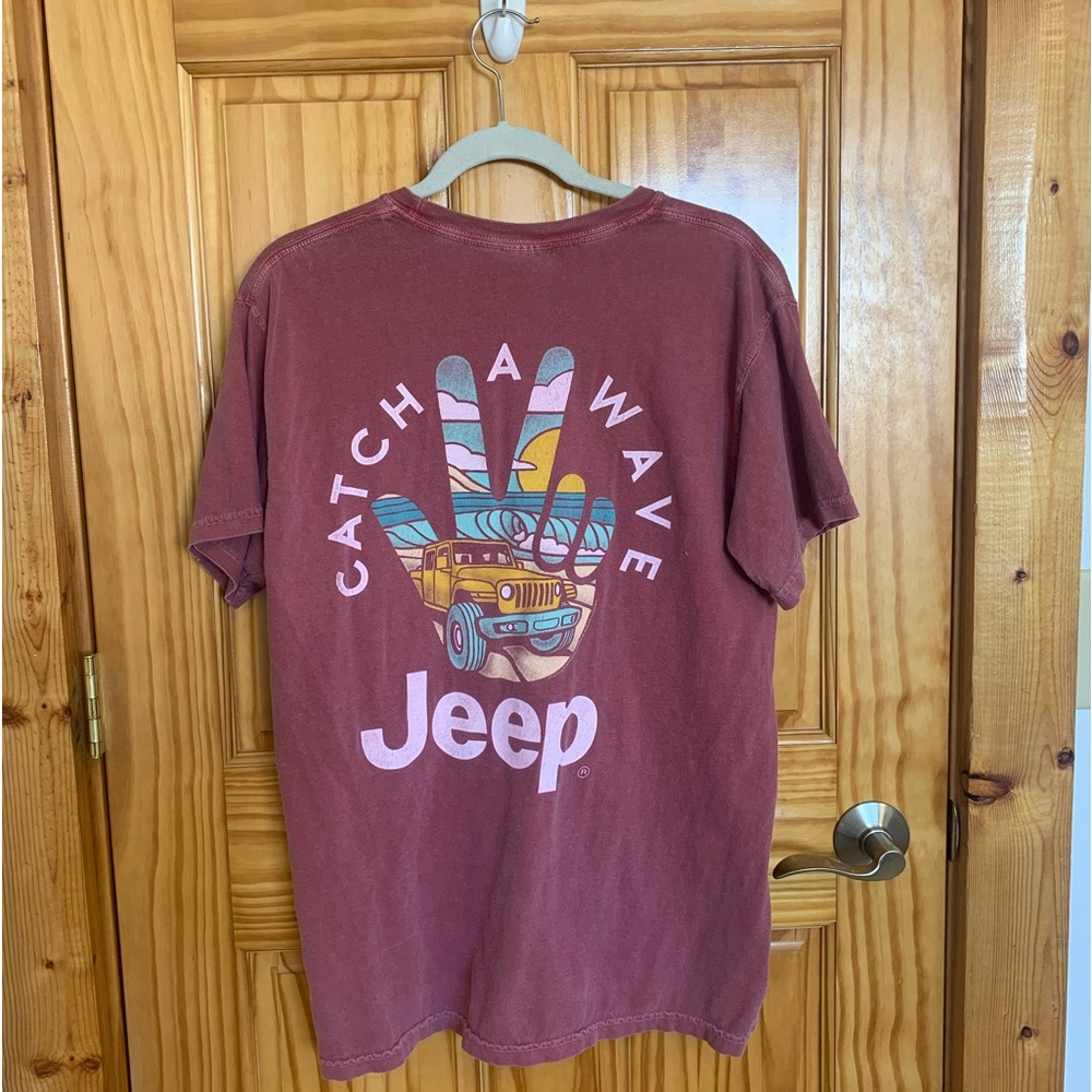 Oversized “Jeep” graphic tee! Women’s size medium!